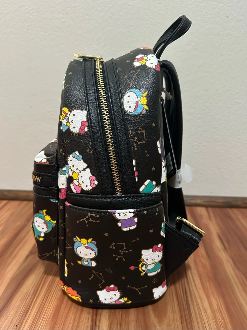 NWT Sanrio x Loungefly Hello Kitty Zodiac Mini Backpack in Black Multicolor - Picture 3 of 4